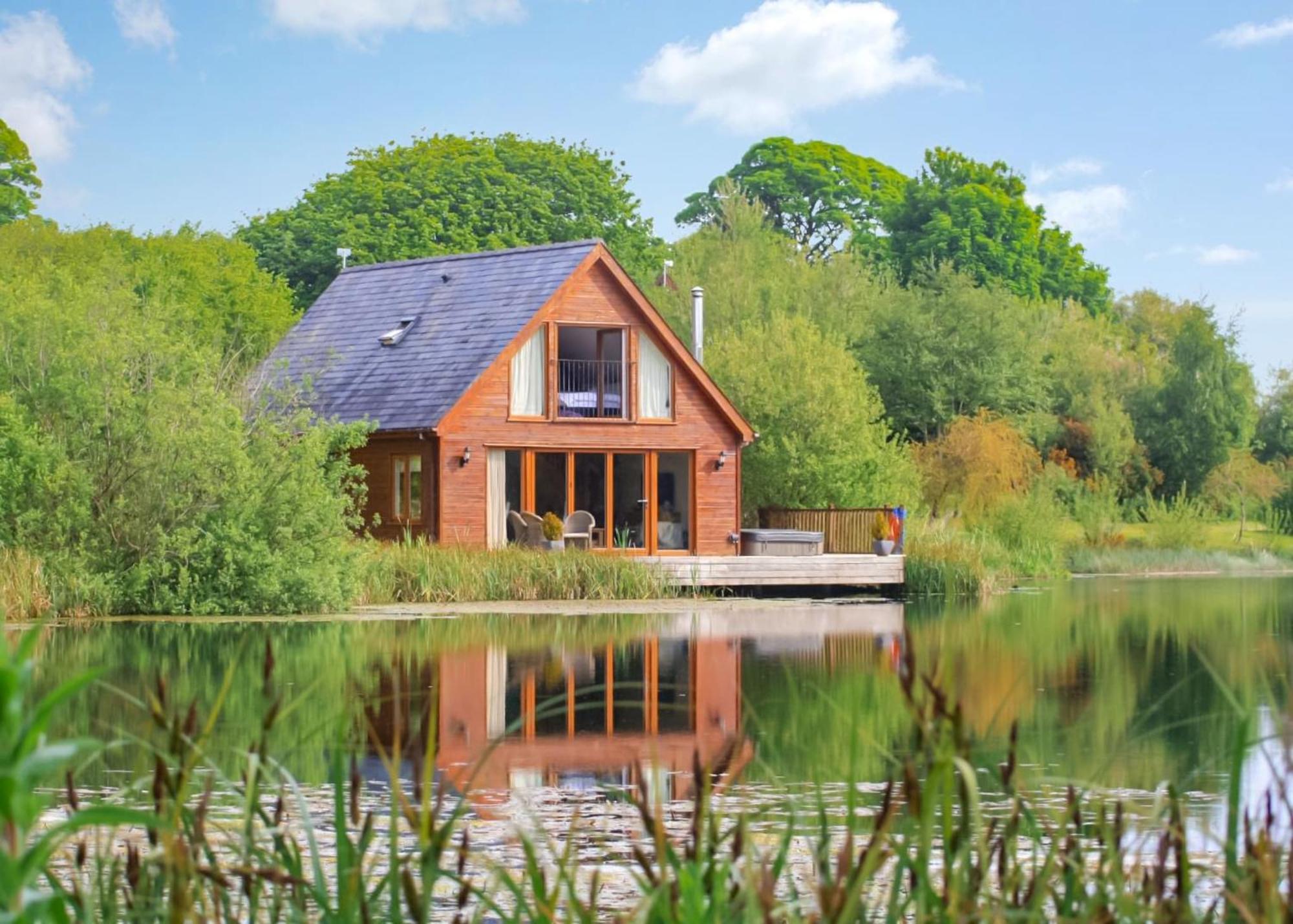 Anglesey Lakeside Lodges Menai Bridge Eksteriør billede