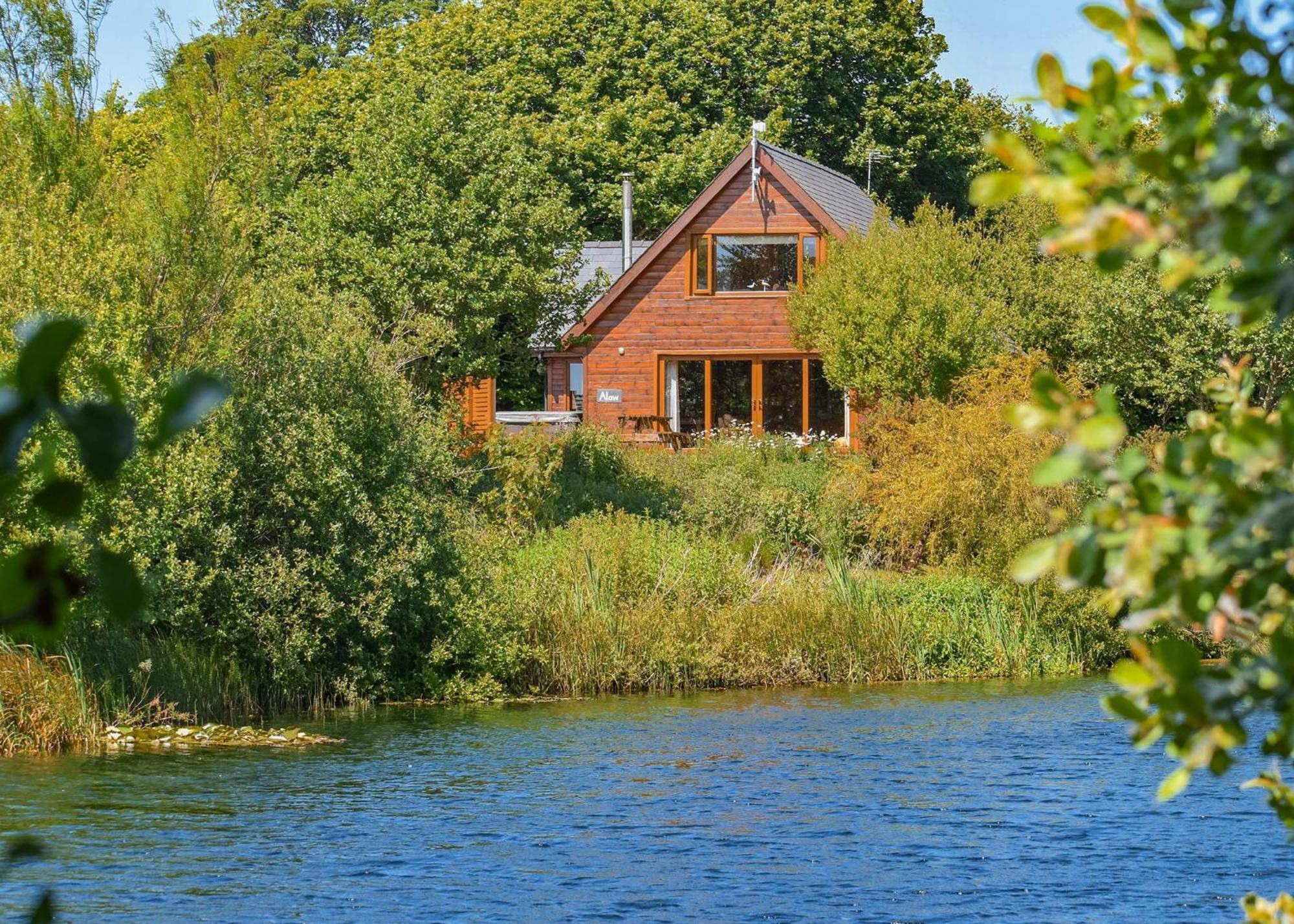 Anglesey Lakeside Lodges Menai Bridge Eksteriør billede