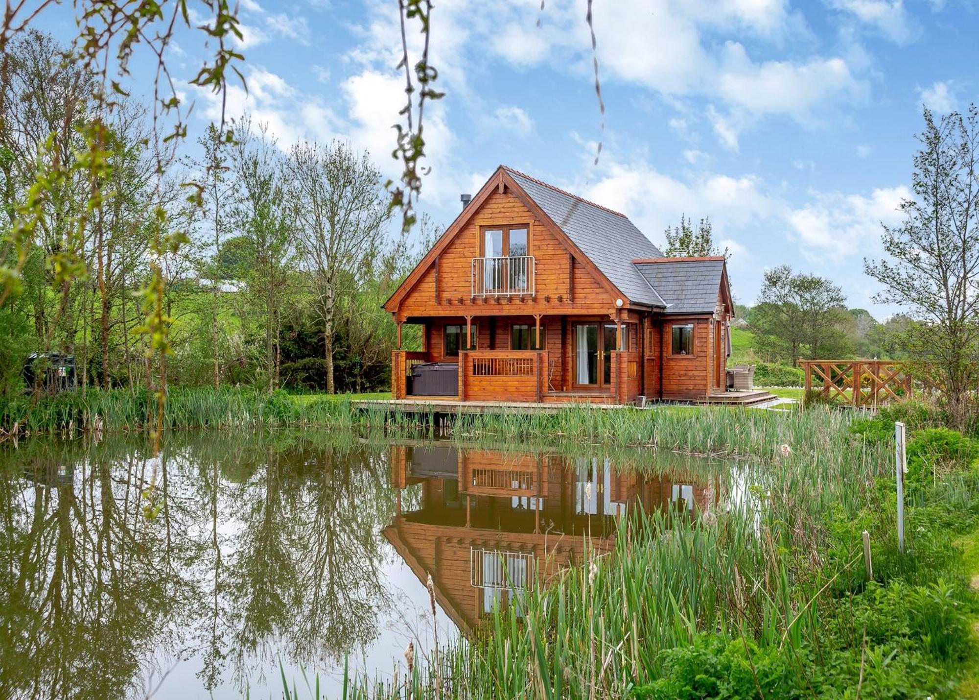 Anglesey Lakeside Lodges Menai Bridge Eksteriør billede